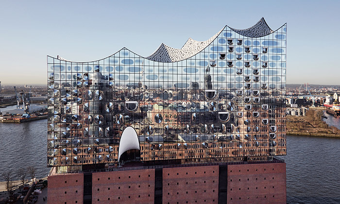 Elbphilharmonie v Hamburku se otevře v lednu 2017