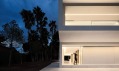 Casa Entre la Pinada od Fran Silvestre Arquitectos