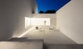 Casa Entre la Pinada od Fran Silvestre Arquitectos