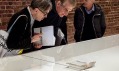 Zaha Hadid a ukázka z výstavy Early Paintings and Drawings v Serpentine Sackler Gallery