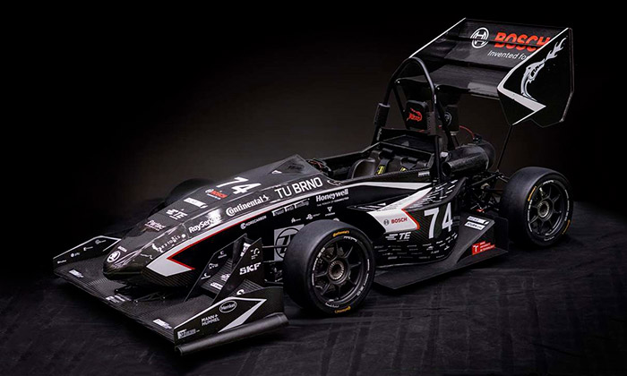 Studenti VUT postavili karbonovou formuli Dragon 7