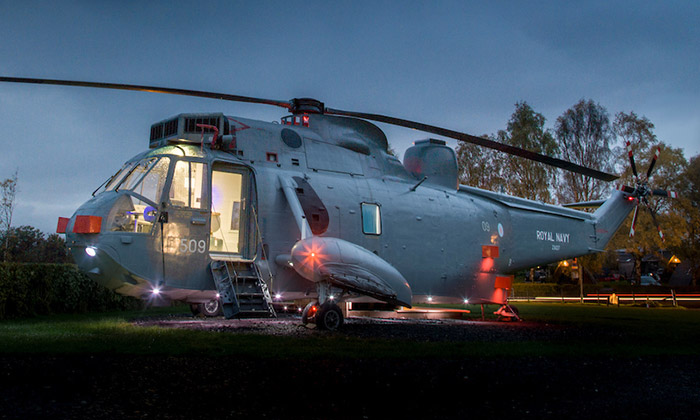 Ve Skotsku přestavěli helikoptéru na stylové bydlení