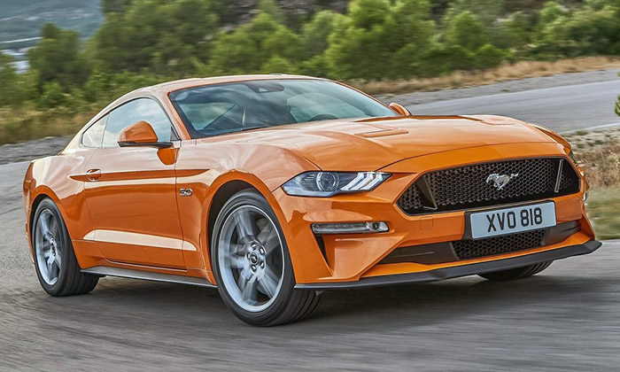 Ford Mustang dostal atletičtější design a vyšší výkon