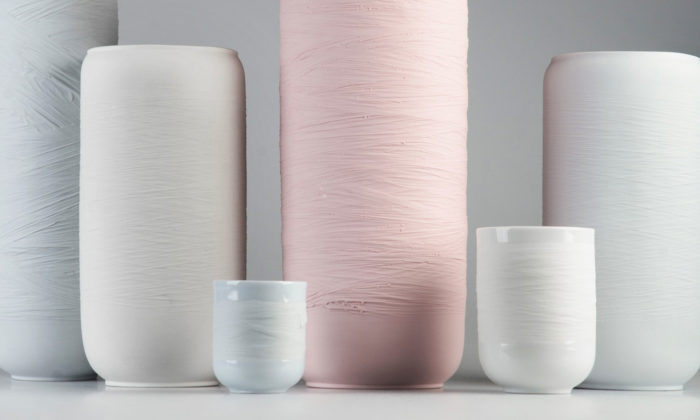 Nalejto navrhlo kolekci Swallow kombinující porcelán a plast