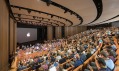 Steve Jobs Theater v kalifornském Apple Park od Foster + Partners