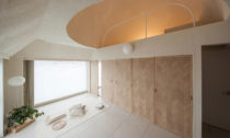 Shibuya Apartment 402 od Hiroyuki Ogawa Architects