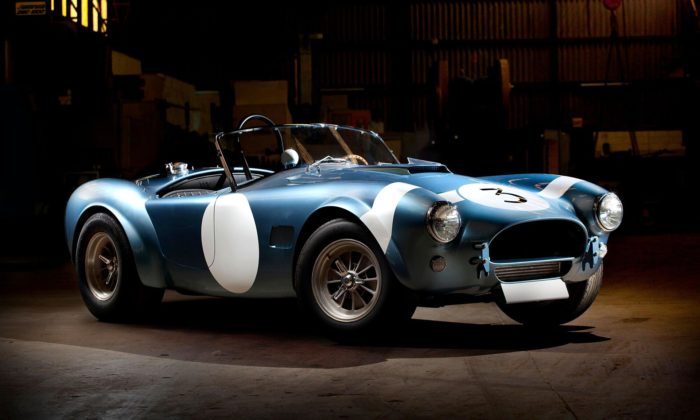 Shelby dalo do aukce Roadster FIA Cobra z roku 1964 a Daytona Coupe z roku 1965