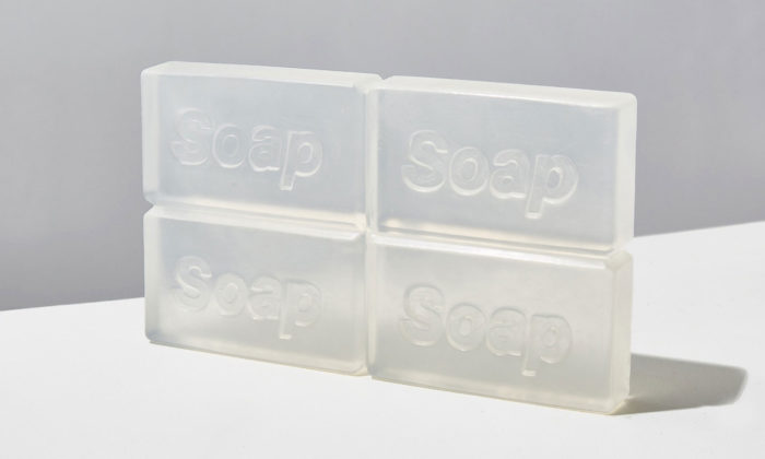Jasper Morrison navrhl pro Good Thing minimalistické mýdlo bez barviv a vůní