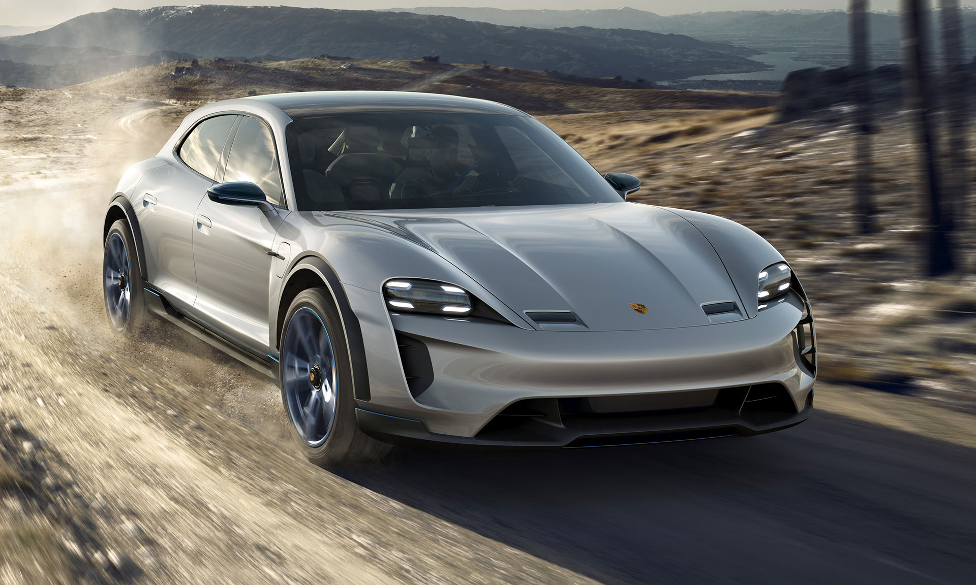 Porsche odhalilo elektricky poháněný crossover Mission E Cross Turismo