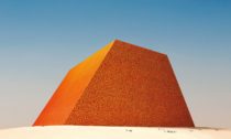 Projekt The Mastaba z roku 1977 pro Abu Dhabi od Christo a Jeanne-Claude