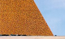 Projekt The Mastaba z roku 1977 pro Abu Dhabi od Christo a Jeanne-Claude