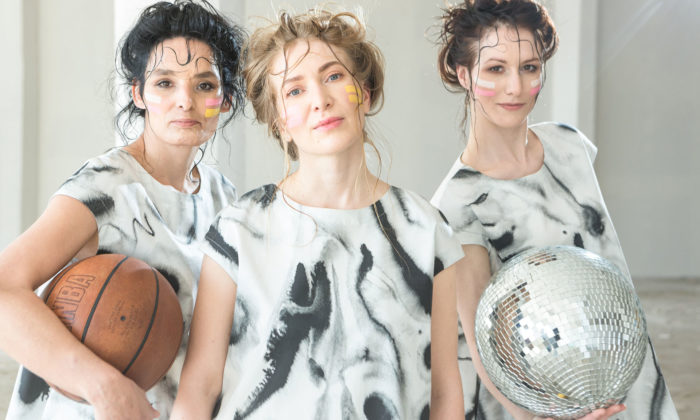 Monika Drápalová navrhla pro Metráž módní kolekci na podporu žen v nouzi