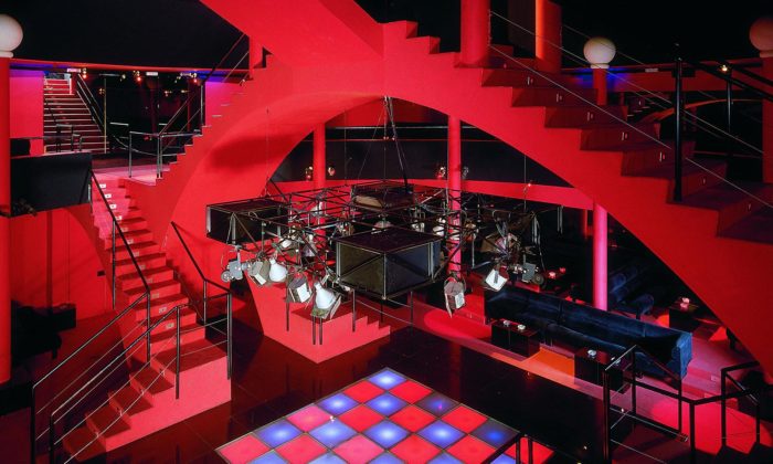 Německo vystavuje klubový design od éry Andy Warhola po současnost