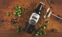 Piva pivovaru Primátor v novém designu láhví a etiket