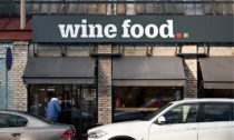 Nové logo a vizuální identita Wine Food Market od studia Najbrt