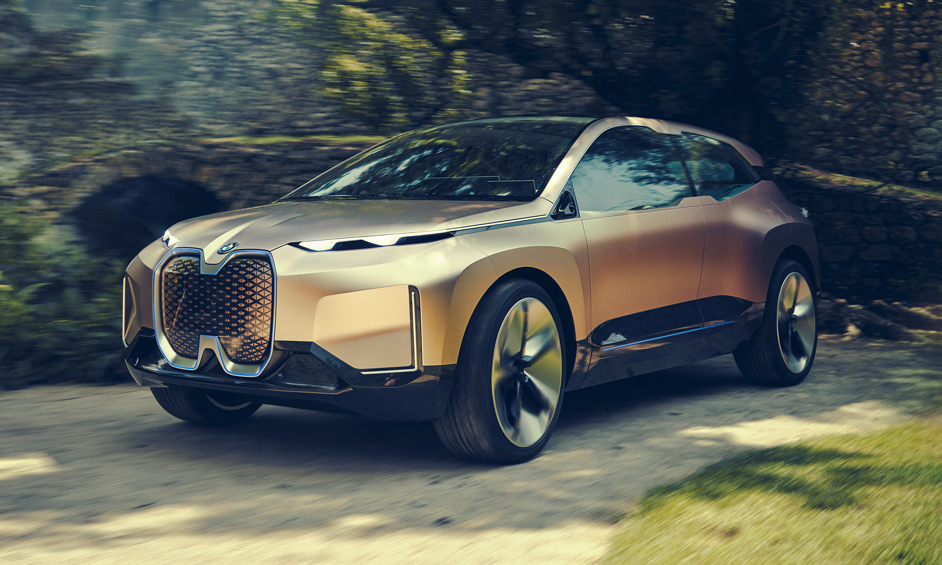 BMW Vision iNEXT ukazuje budoucnost designu značky i model pro rok 2021