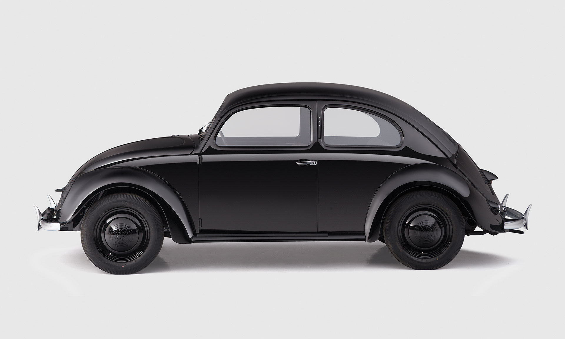 V české garáži parkuje nejstarší vyrobený Volkswagen Beetle a vychází o něm kniha