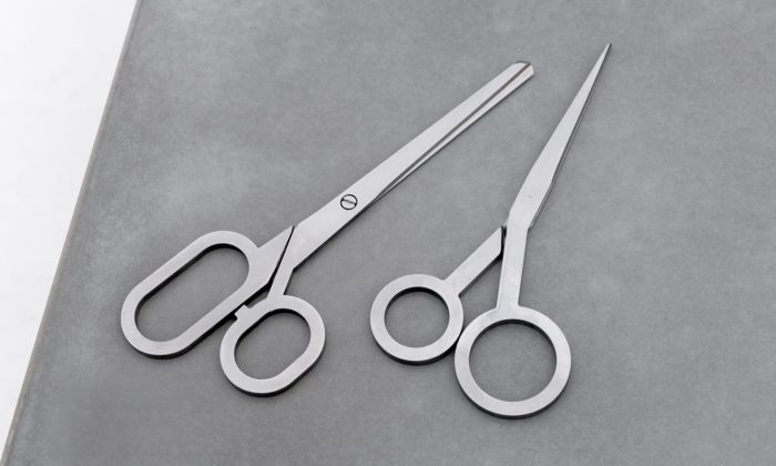 Leona Höbausová navrhla minimalistické a precizně zpracované nůžky