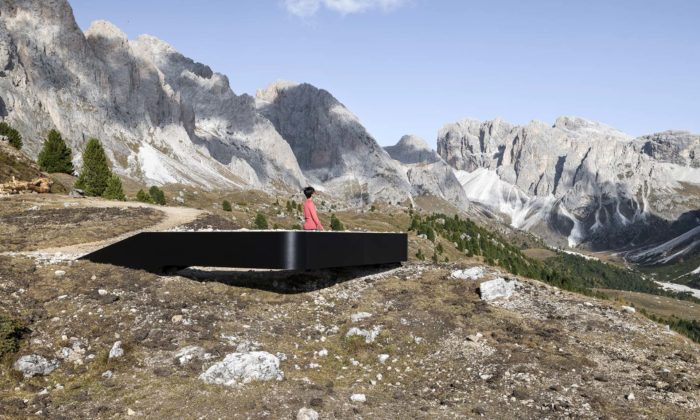 Messner Architects postavili v Dolomitách minimalistickou vyhlídku Bella Vista