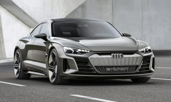 Audi ukázalo studii připravovaného elektrického kupé e-tron GT concept