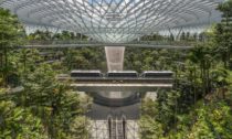 Jewel Changi Airport v Singapuru od Safdie Architects