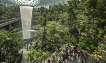 Jewel Changi Airport v Singapuru od Safdie Architects