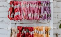 Pražský obchod Textile Mountain s udržitelným textilem a galanterií