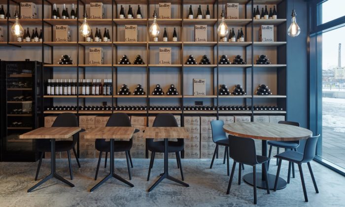 Na Rohanském nábřeží v Praze vyrostl industriálně laděný Kolby Wine Bar