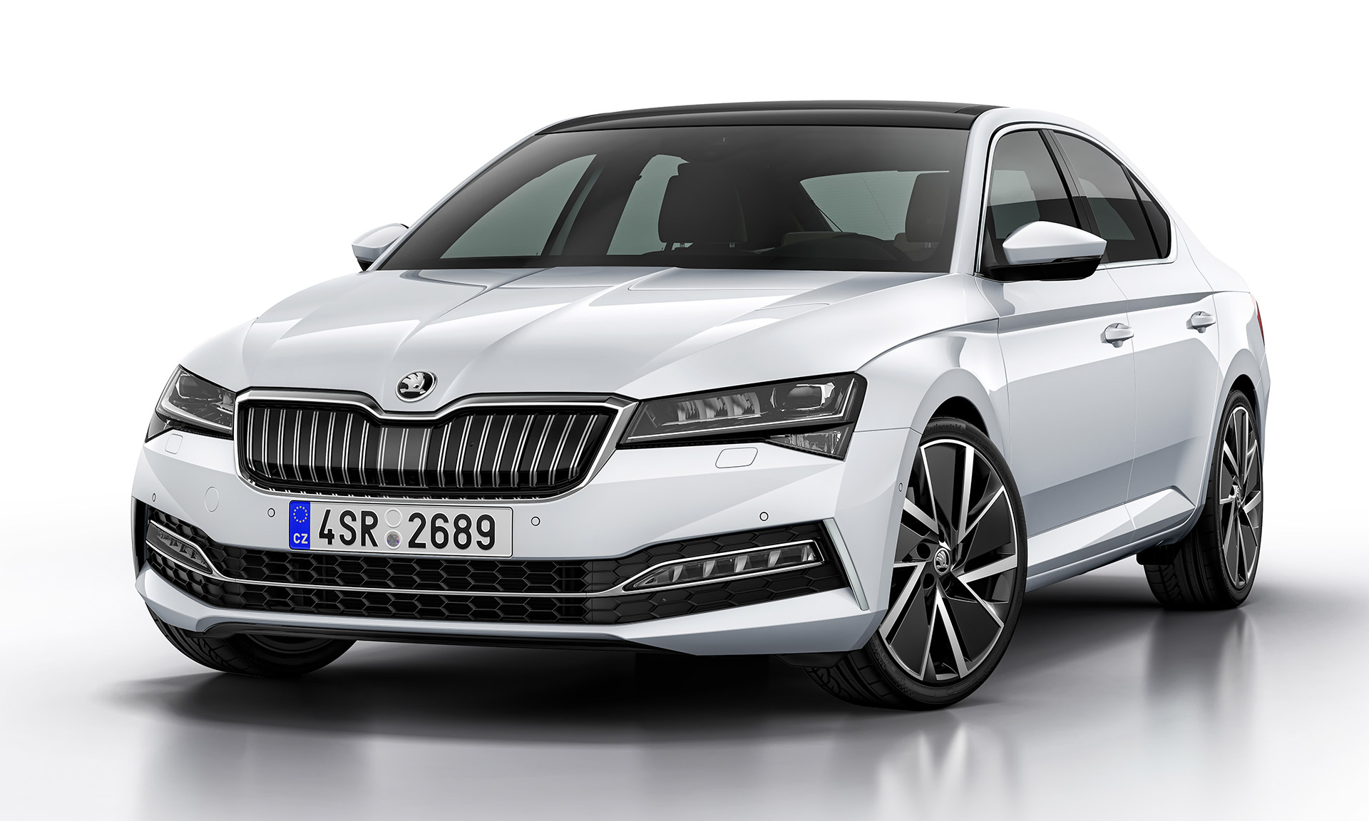 Škoda odhalila nový Superb jen s velmi decentními změnami v designu