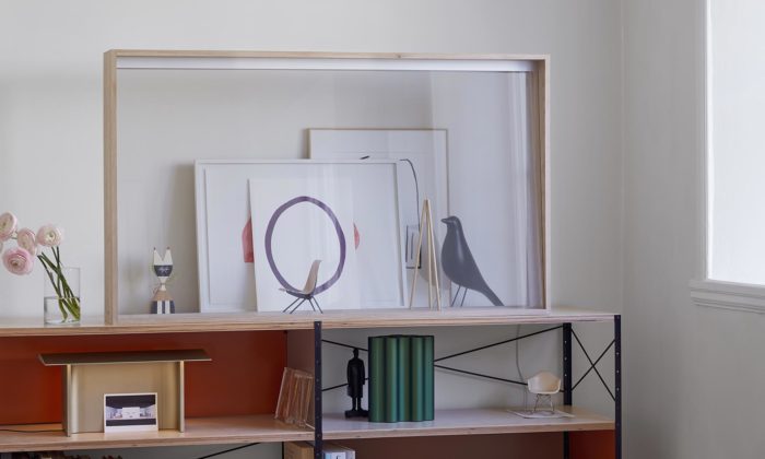 Daniel Rybakken navrh televizi s transparentním displejem v dřevěném rámu