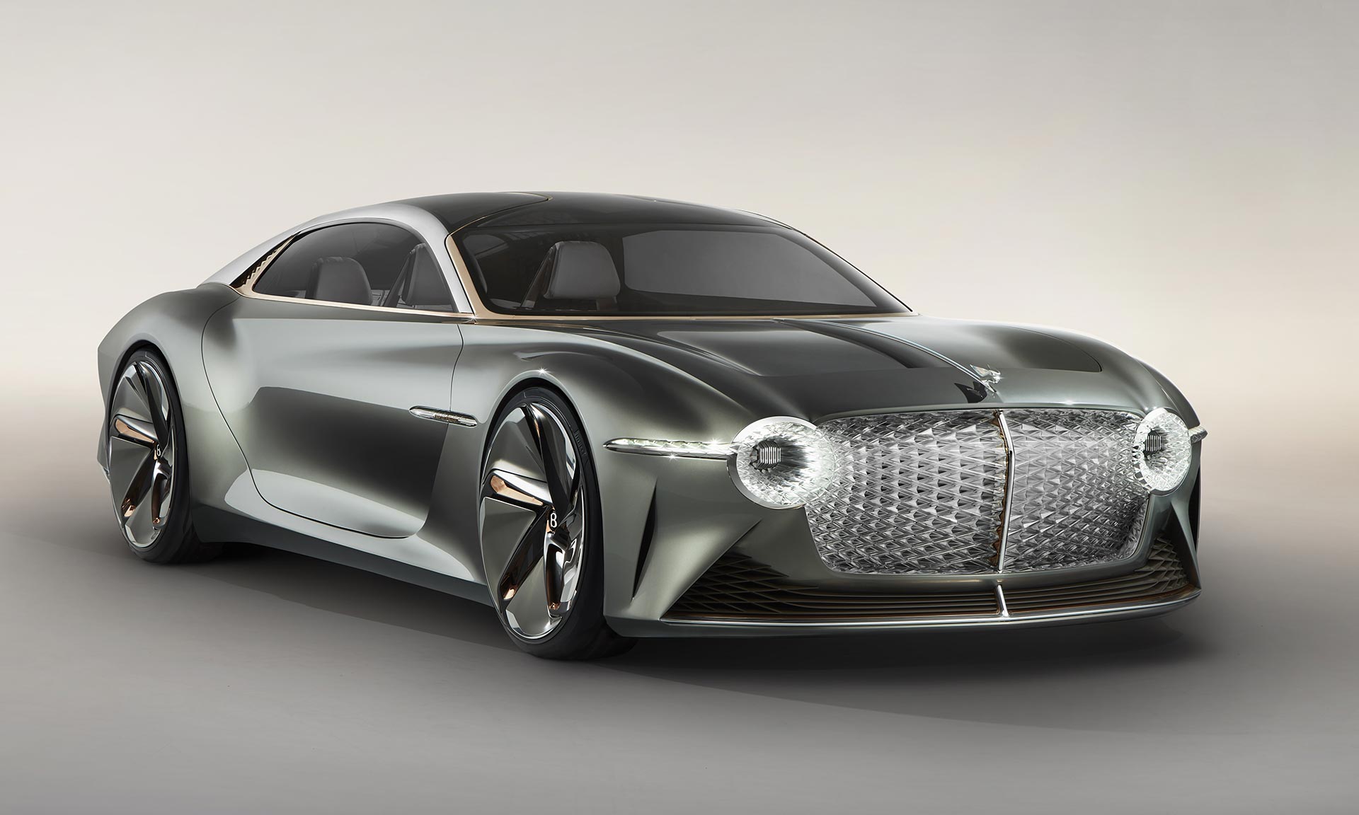 Bentley slaví 100 let luxusním futuristickým konceptem EXP 100 GT