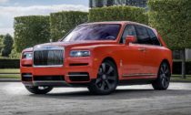 Na míru postavený Rolls-Royce Cullinan v barvě Fux Orange