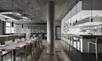 Pražská restaurace The Eatery od studia Neuhäusl Hunal