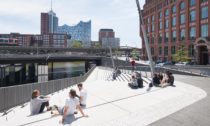 Promenáda podél řeky Labe v Hamburku podle návrhu Zaha Hadid Architects