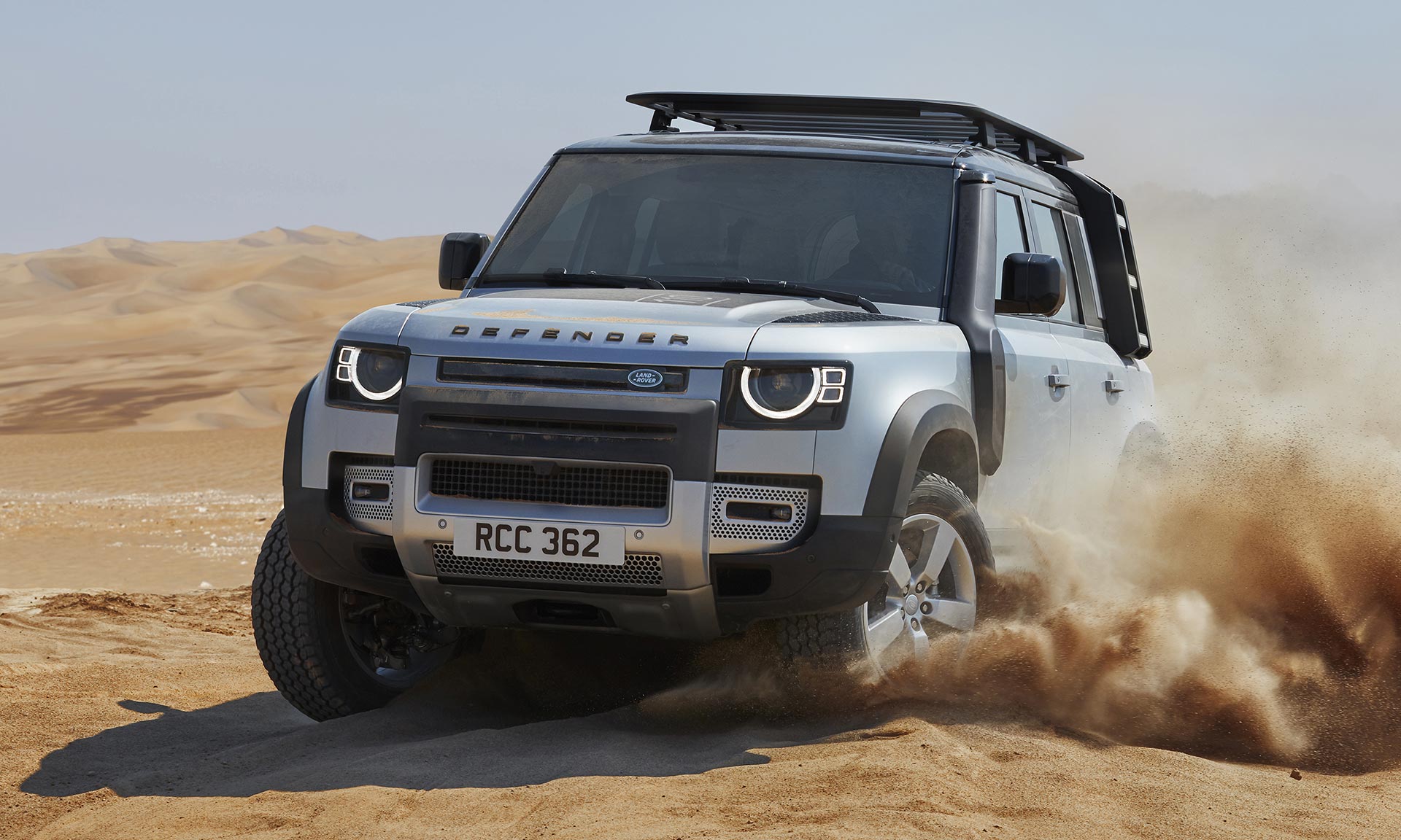 Land Rover představil zcela nový Defender navržený pro 21. století