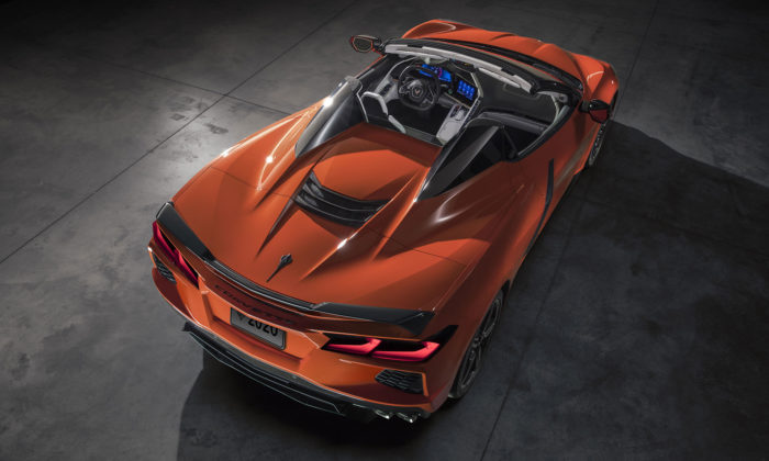 Chevrolet představil otevřenou Corvette Convertible s pevnou skládací střechou