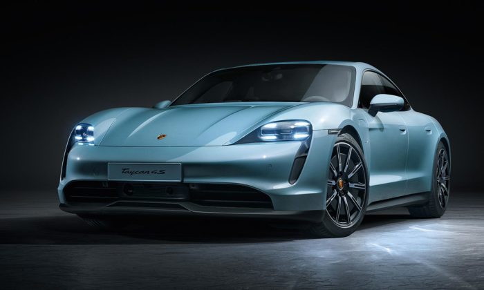 Porsche představilo levnější verzi elektrického sporťáku Taycan 4S