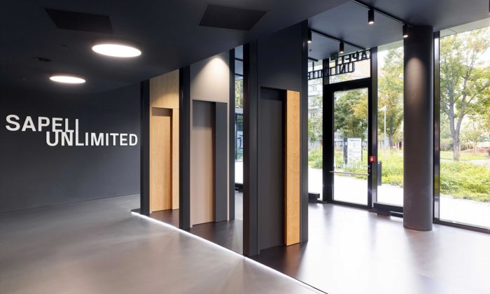 Sapeli otevřelo unikátní showroom s dveřmi Muteo pětkrát oceněnými za design