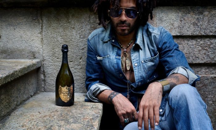 Lenny Kravitz navrhl pro šampaňské Dom Pérignon kovovou vinětu a obal svícen