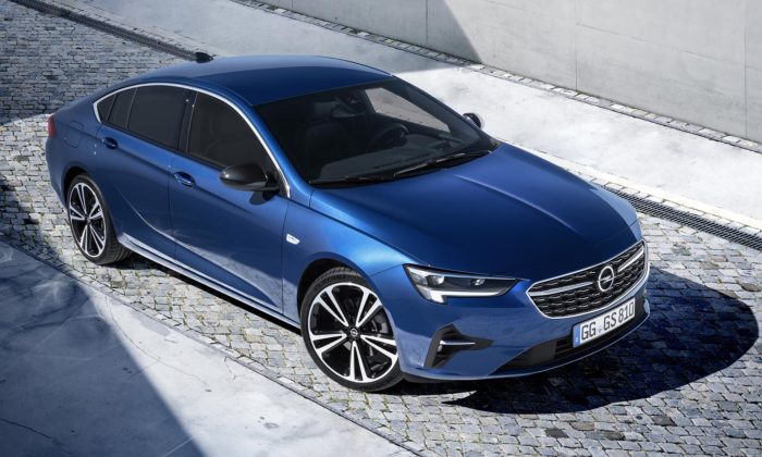 Opel omladil vlajkový model Insignia a dal mu novou masku i světlomety