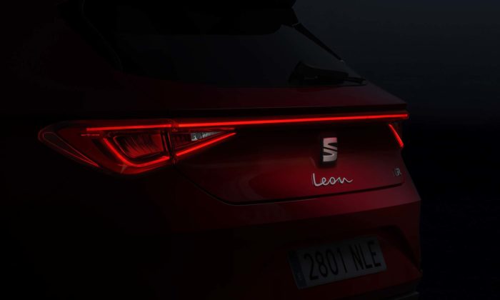 Seat modernizoval model Leon a dal mu novou tvář i svítící linku na zádi