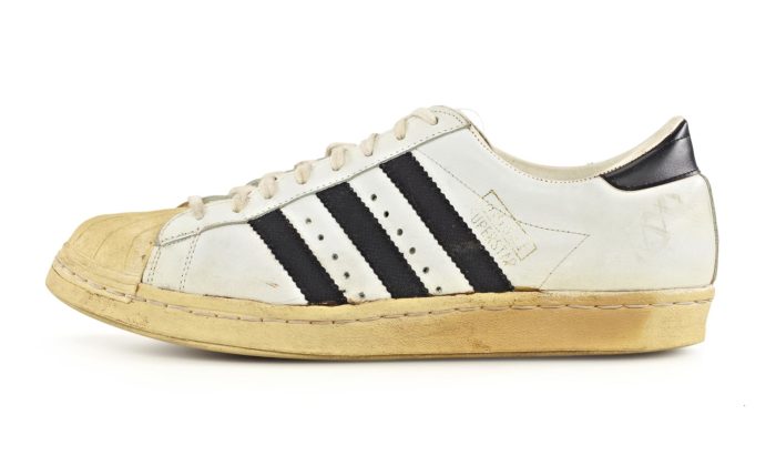 Původně basketbalové boty Adidas Superstar se staly kultem a nyní slaví 50 let