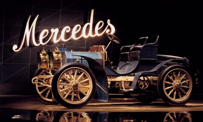 Mercedes slaví 120 let od zrodu značky a připomíná první moderní automobil