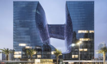 Hotel Opus v Dubaji od Zaha Hadid Architects