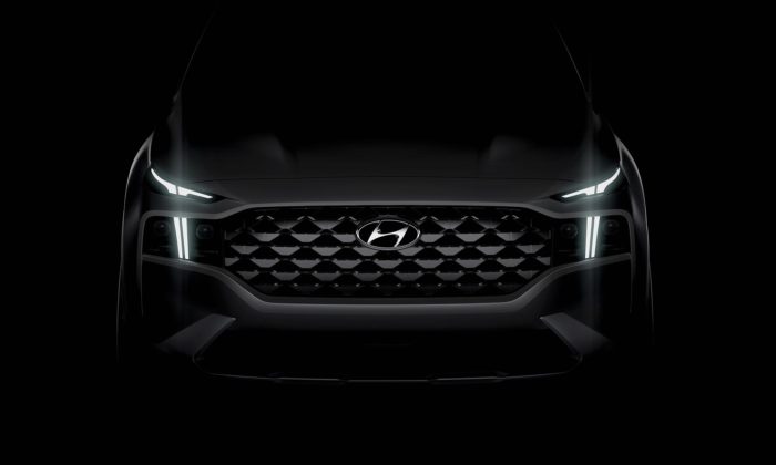 Hyundai Santa Fe slaví 20 let modernizovanou verzí s novou maskou a interiérem