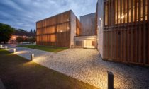 Parkovací dům Jana Gayera v Hradci Králové od ateliéru Architekti Chmelík & partneři