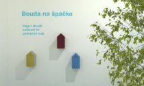 Instalace Bouda na špačka na Pragie Design Week 2020