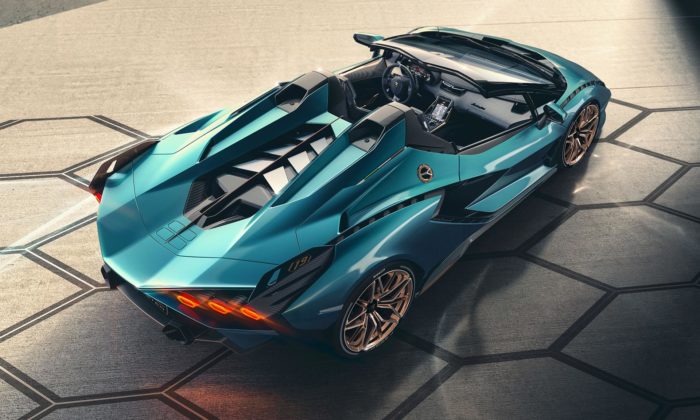 Lamborghini ukázalo vzácnou verzi supersportu Sián Roadster bez střechy