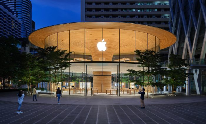 Foster navrhl obchod Apple Central World se střechou ve tvaru stromu