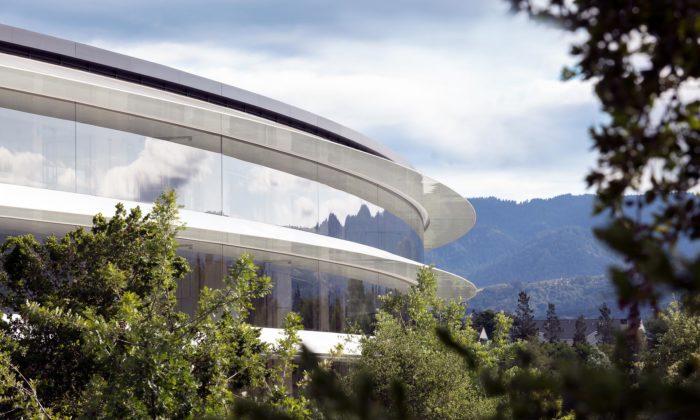 Foster + Partners se pochlubili kompletně dokončeným kampusem Apple Park